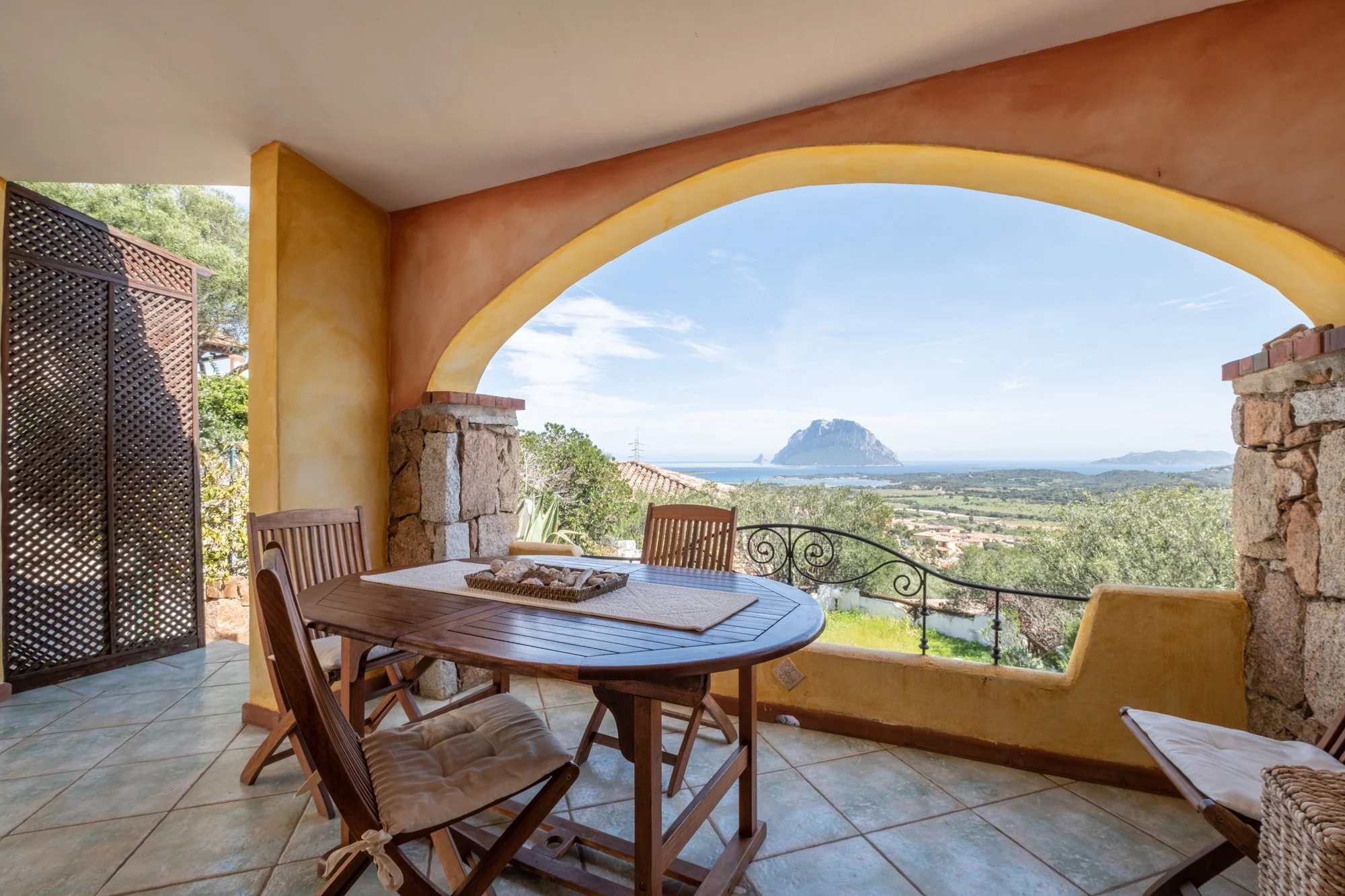 Terrazza dopo - foto professionale luminosa